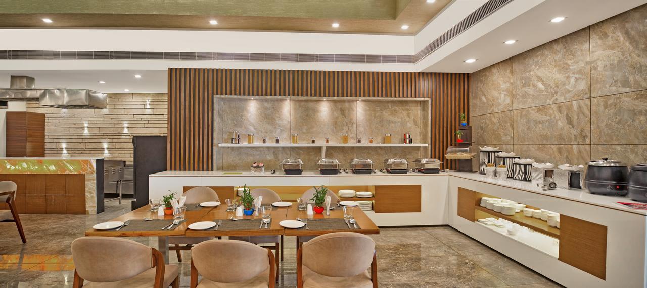 Ginger Vadodara RCR Exteriör bild